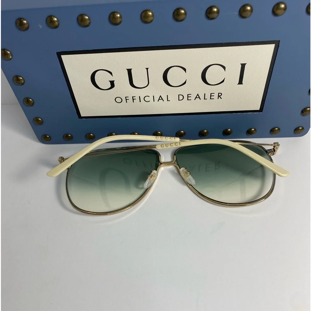GUCCI Green Aviator Men's Sunglasses
GG0440S 004 61 - Picture 5 of 16